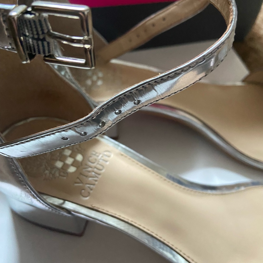 VINCE CAMUTO VC-SASSETA bright silver shoes size 9.5 - Picture 10 of 10